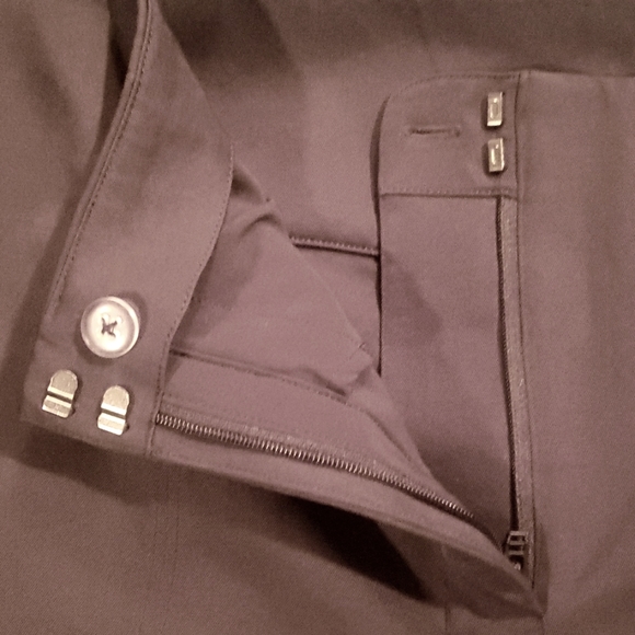 EUC Lululemon black shorts size 10 - Picture 2 of 9